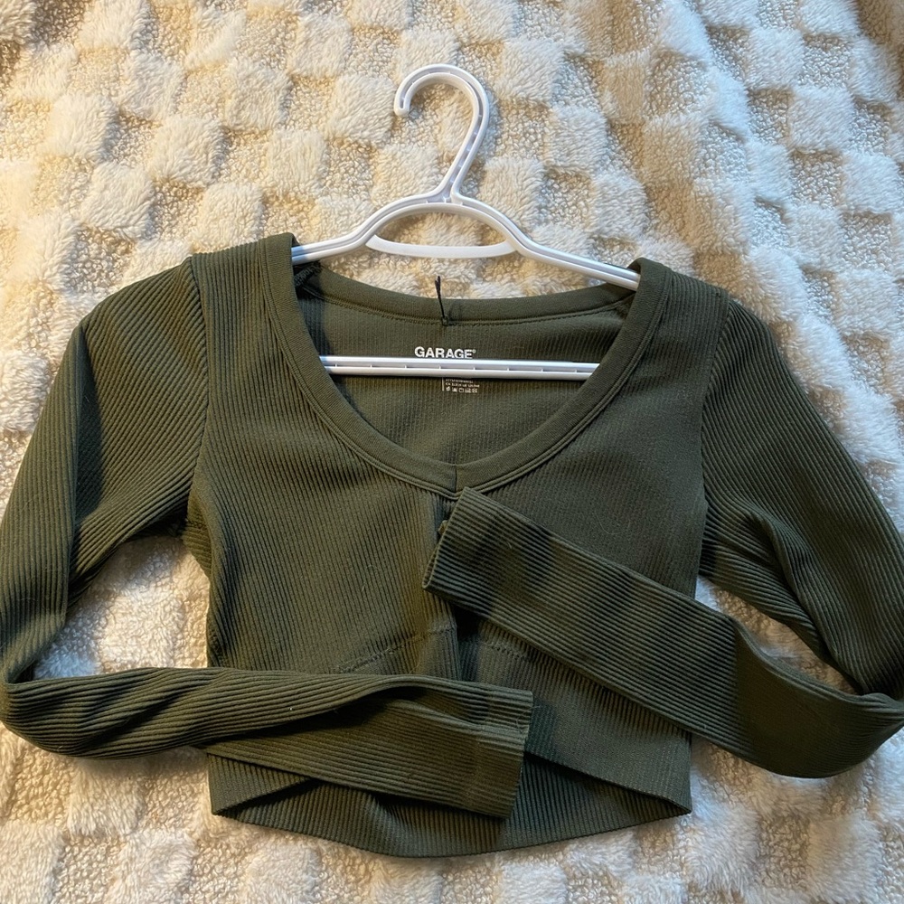 Dark green garage rubbed long sleeve cropped size medium worn twice
